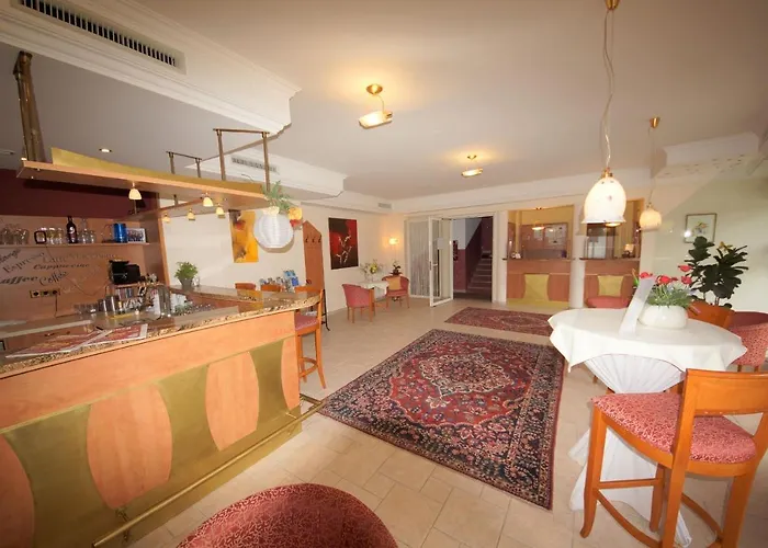 Der Marienhof Garni מלון