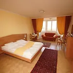 Der Marienhof Garni Отель