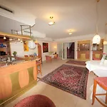 Der Marienhof Garni Hotel