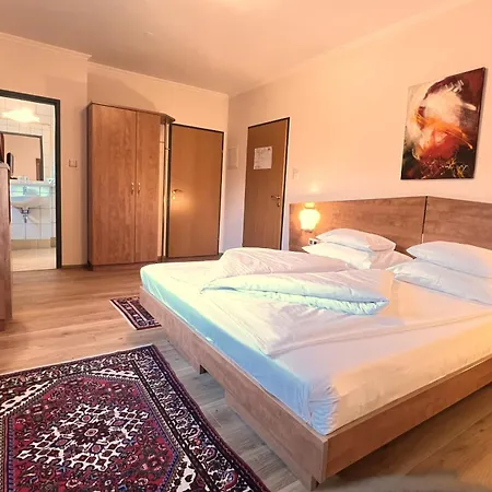 Der Marienhof Garni Hotel 4*
