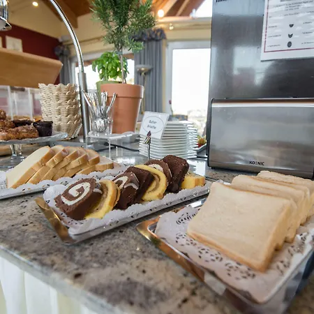 Hotel Der Marienhof Garni 4*